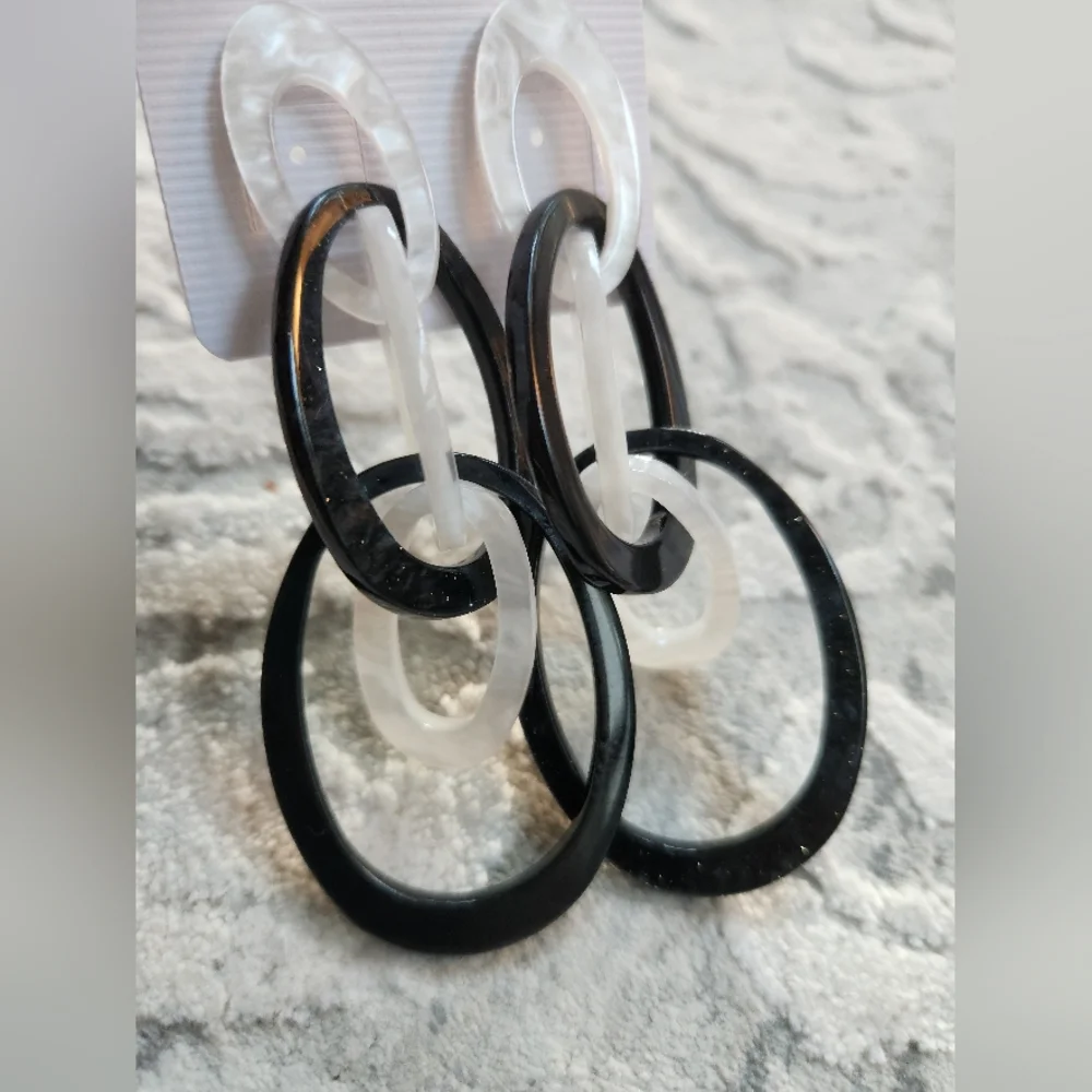 Sold!!! Brown Links with Marbeling Statement Earrings - Picture 8 of 11